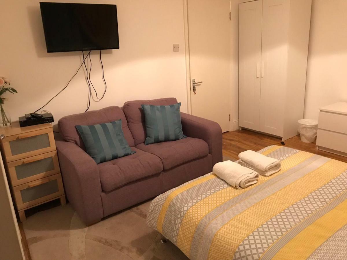 Abbey Wood Station Five Bedroom Self Contained House Exteriör bild